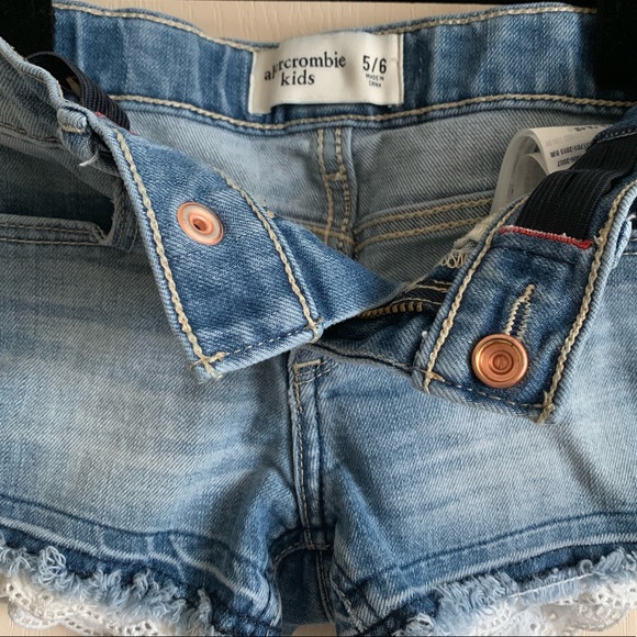 Girl’s Abercrombie Dark Wash Lace-Trim Midi Shorts - Picture 5 of 5